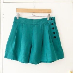 𝅺BNWT Club Monaco Linen Blend shorts with side buttons